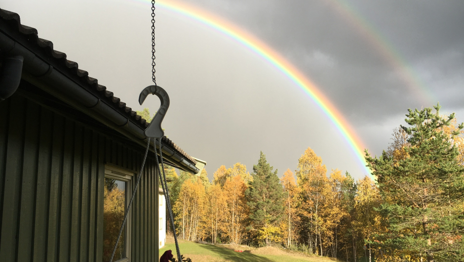 Regnbue over Uvdal i høst