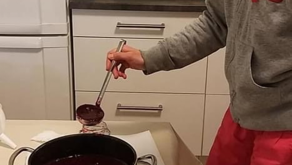 Syltetøy skal på glas