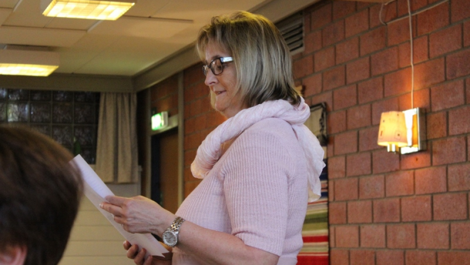 Leder i Vivestad bkl Ambjørg ønsker forsamlingen velkommen