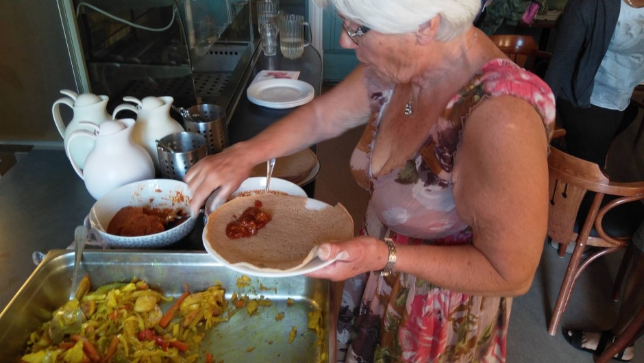 Vi smaker på nye retter Vi smaker på nye retter