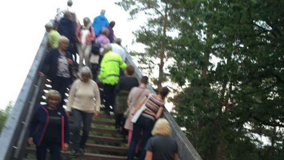 Og vi gikk opp himmeltrappa. Og vi gikk opp himmeltrappa.