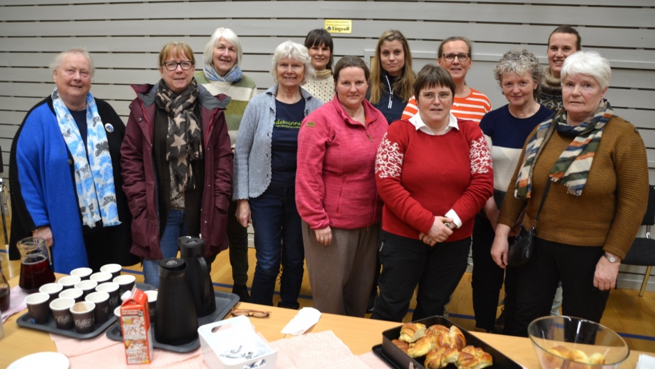 Bygdekvinnene ordnet med kaffe og mat. Foto: Ingunn Karijord/Aura Avis Bygdekvinnene ordnet med kaffe og mat. Foto: Ingunn Karijord/Aura Avis