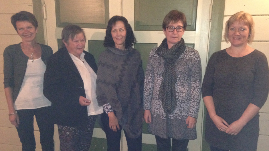 Styret i Breim Bygdekvinnelag valt på årsmøtet 2016. Frå venstre: Ragnhild Helgheim, Lillian Støyva, Solfrid Paulen Egge, Gudrun Midtgard Hjelle, Linda Bergheim Eide. Styret i Breim Bygdekvinnelag valt på årsmøtet 2016. Frå venstre: Ragnhild Helgheim, Lillian Støyva, Solfrid Paulen Egge, Gudrun Midtgard Hjelle, Linda Bergheim Eide.