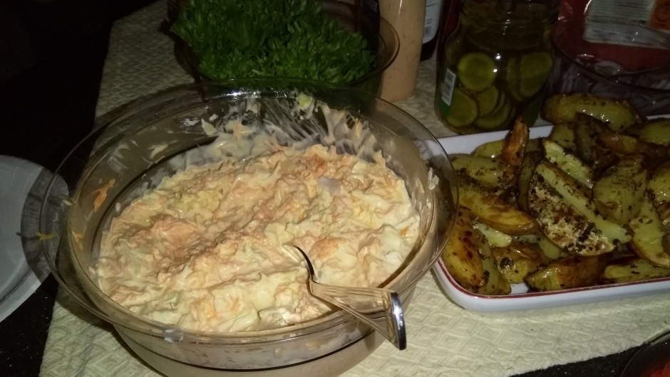 Coleslaw av norske grønnsaker Coleslaw av norske grønnsaker