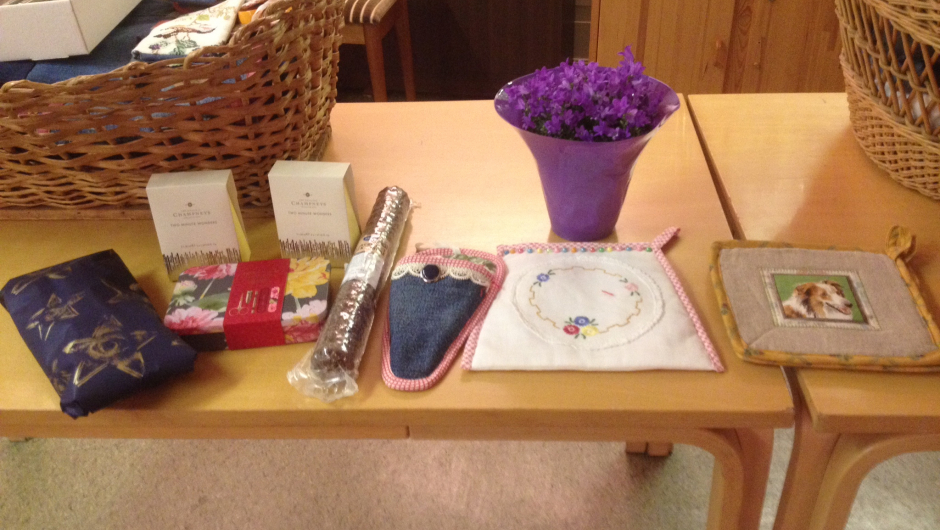 Mange fine gevinster. Bl a mappe til rundpinner, grytekluter og sakseholder