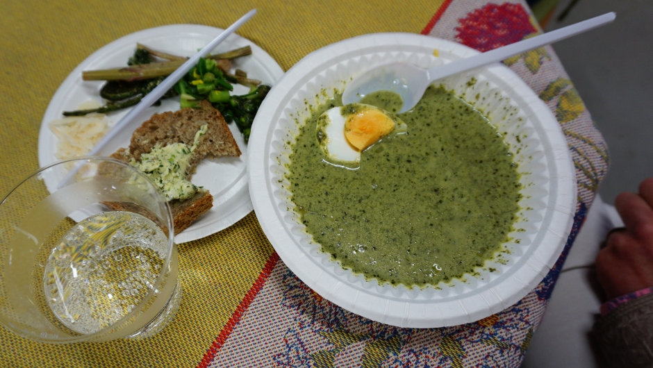 Neslesuppe med tilbehør! Neslesuppe