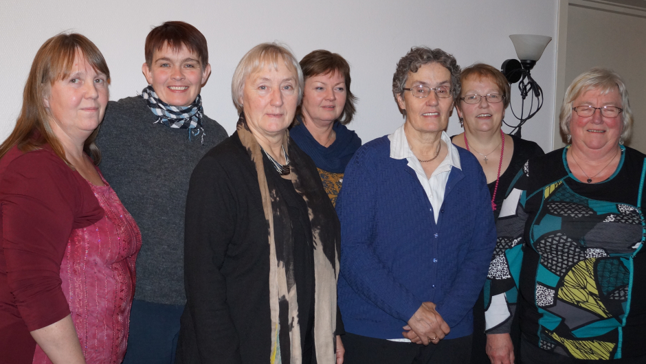 Styret i 2017, f.v: Rita, Grethe, Gerd-Marit, Kari, Else, Ingvill og Vigdis Det nye stryret med varamenn. Fra venstre: Rita, Grethe, Gerd-Marit, Kari, Else, Ingvill og Vigdis S.A