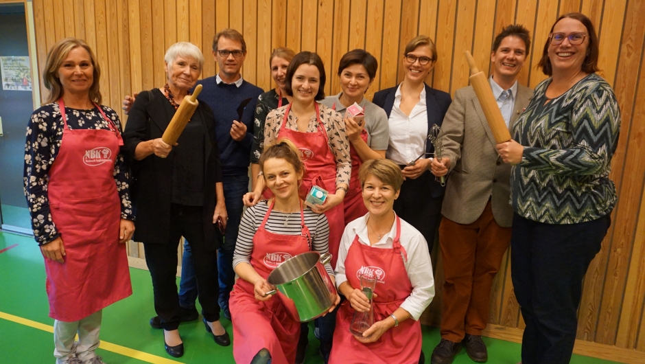 Servering av skolelunsj i Gaupen okt. 18