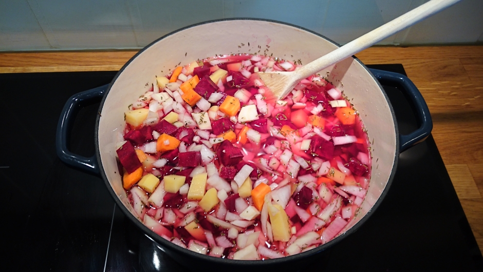 Tilsatt vann. Grønnsaker og vann