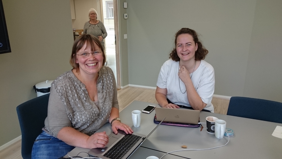 Helle, Tale og Liv i bakgrunnen. Helle, Tale, Liv