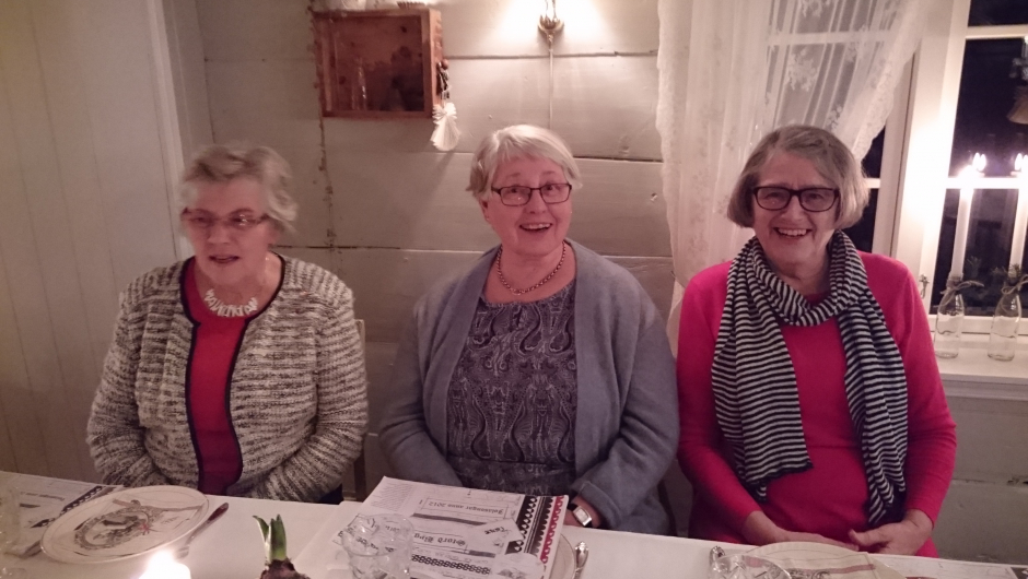 Rigmor, Reidun og Sissel Julemøte på Førland.