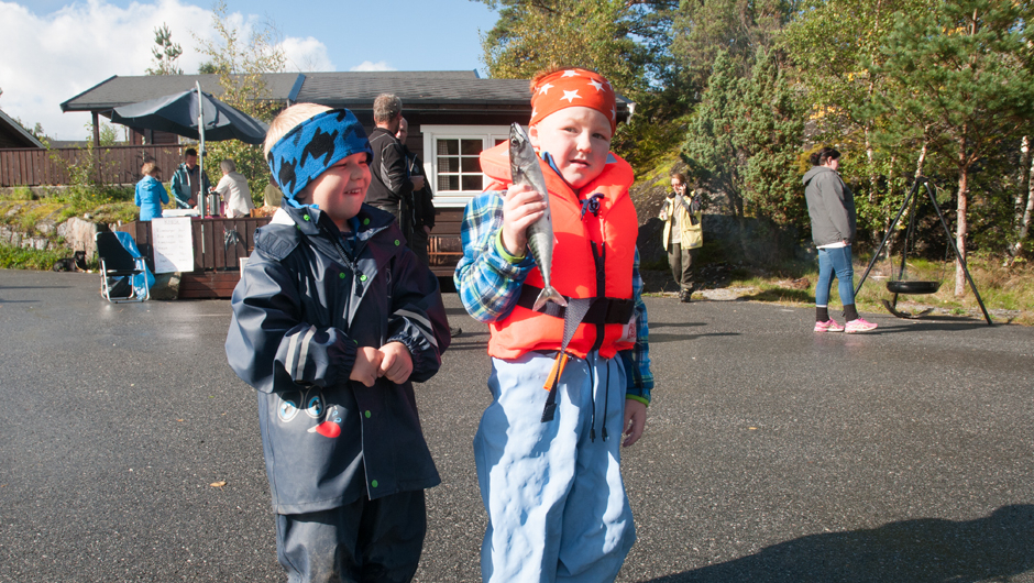 Sjå..i fekk en makrell Stor glede