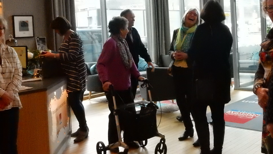 I resepsjonen. I resepsjonen.