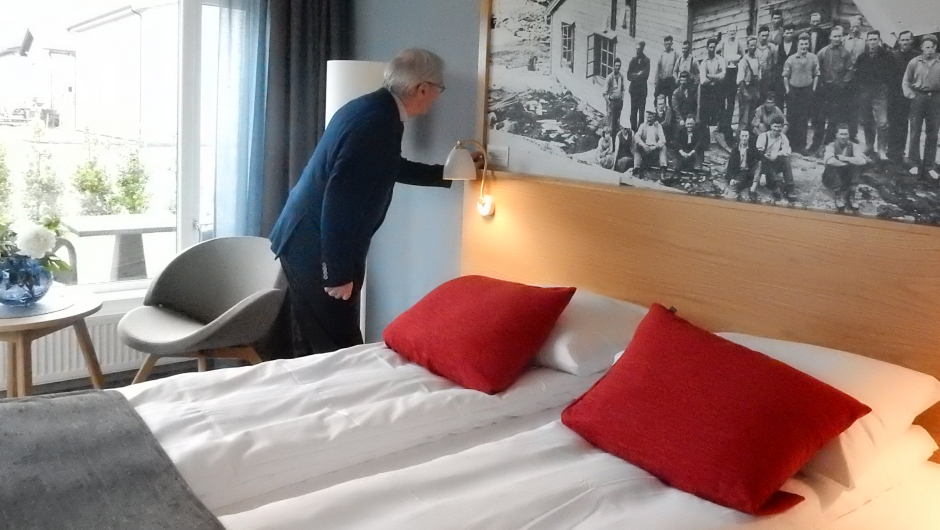 Frå eit av romma. Frå eit av romma.