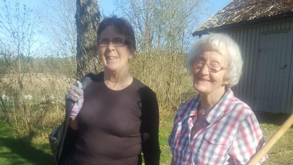 Glade damer stiller opp!