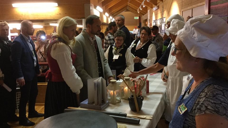 Interessert kronprinspar. Interessert kronprinspar.