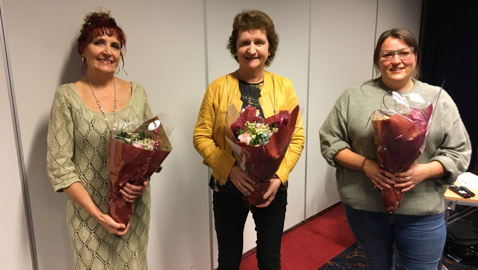 Anne Marit, Liv og Marit gjekk ut av styret.