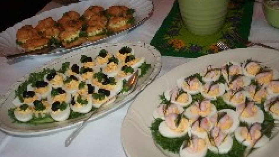 Glimt av de eggende rettene som ble servert