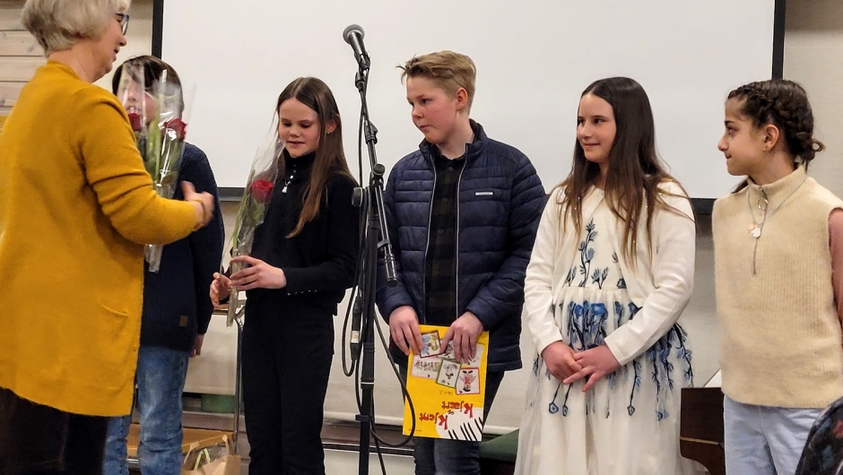 Elever fra Holmestrand kulturskole underholdt med piano- og fiolinspill