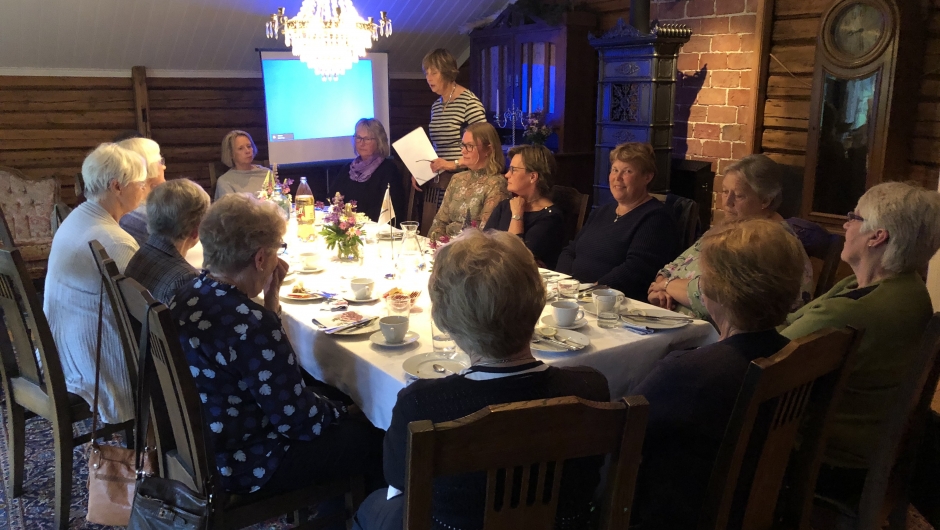 Ranveig takker for seg og ønsker lykke til med den videre driften