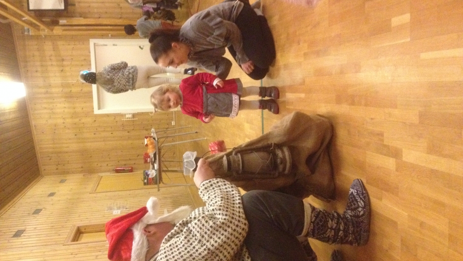 Også denne lille jenta fikk.....