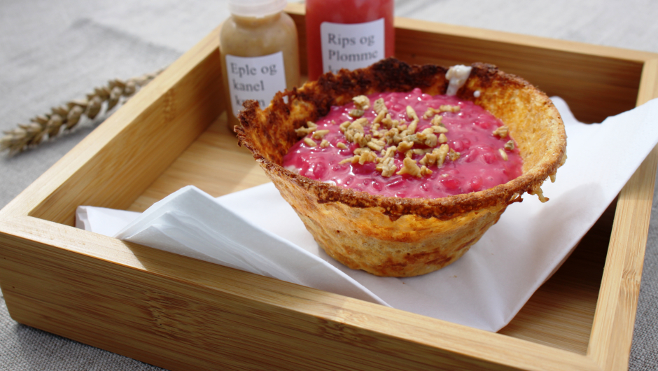 Alfred Kristiansen sin nyskapande NM-graut Trondheimsgraut rett i handa Alfred Kristiansen sin nyskapande NM -graut Trondheimsgraut rett i handa. Foto: Norges Bygdekvinnelag