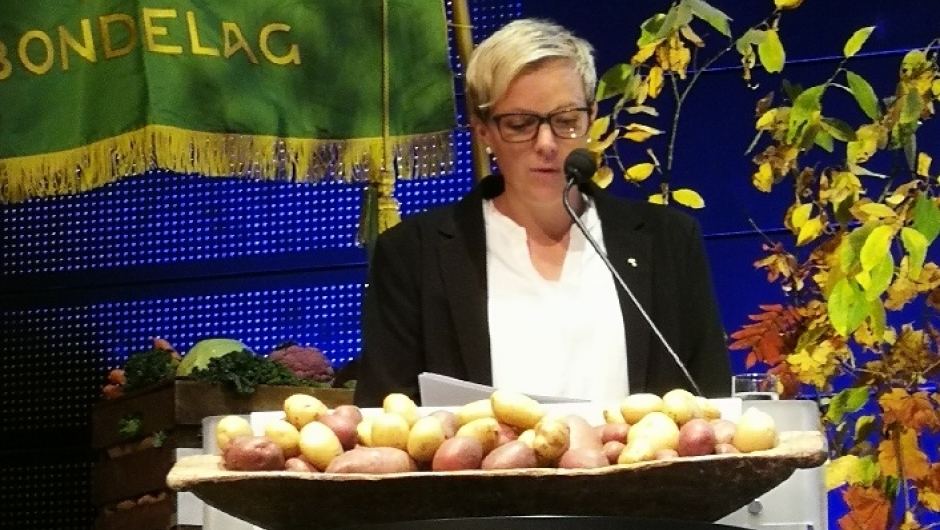 Bodhild Fjelltveit ble valgt til 2. nestleder i Norges Bondelag. Bodil har vært Norges Bondelags representant i styret til Norges Bygdekvinnelag de siste fire årene. Bodhild Fjelltveit ble valgt til 2. nestleder i Norges Bondelag. Bodil har vært Norges Bondelags representant i styret til Norges Bygdekvinnelag de siste fire årene.