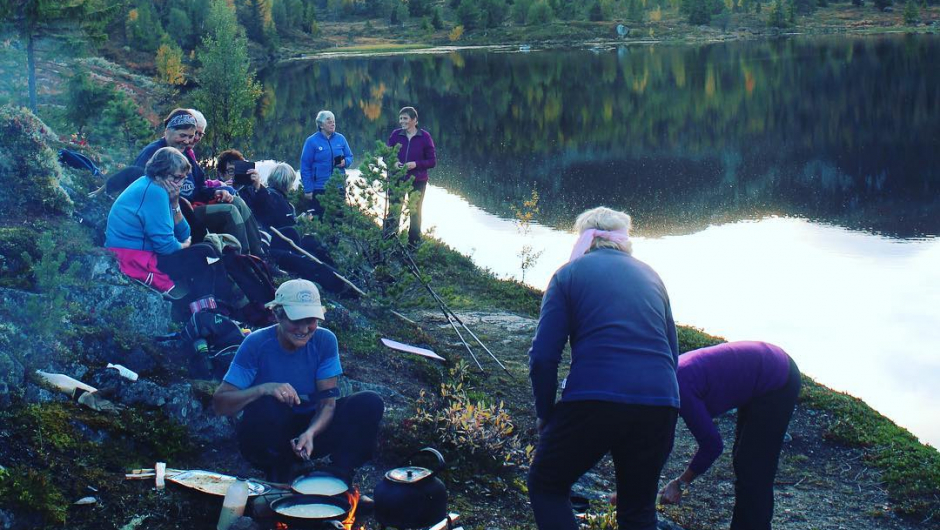 God turstemning i biletet til Borgny som stakk av med 3.plassen. Foto: Borgny Sletten. God turstemning i biletet til Borgny som stakk av med 3.plassen. Foto: Borgny Sletten.