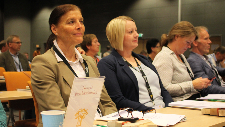 Delegatene fra Norges Bygdekvinnelag Liv Grøtte og Karine Magnussen Nymark. Foto: Cesilie Aurbakken.