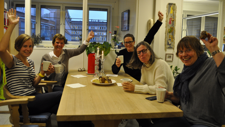 Feiring på kontoret. Foto: Mari Gjengedal