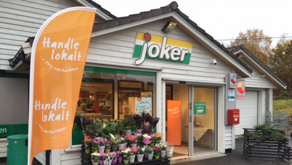 370 butikkar har meldt seg på Handle lokalt-kampanjen laurdag 22.oktober. Bygdekvinnelag over heile landet deltek i markeringa. Foto: Merkur