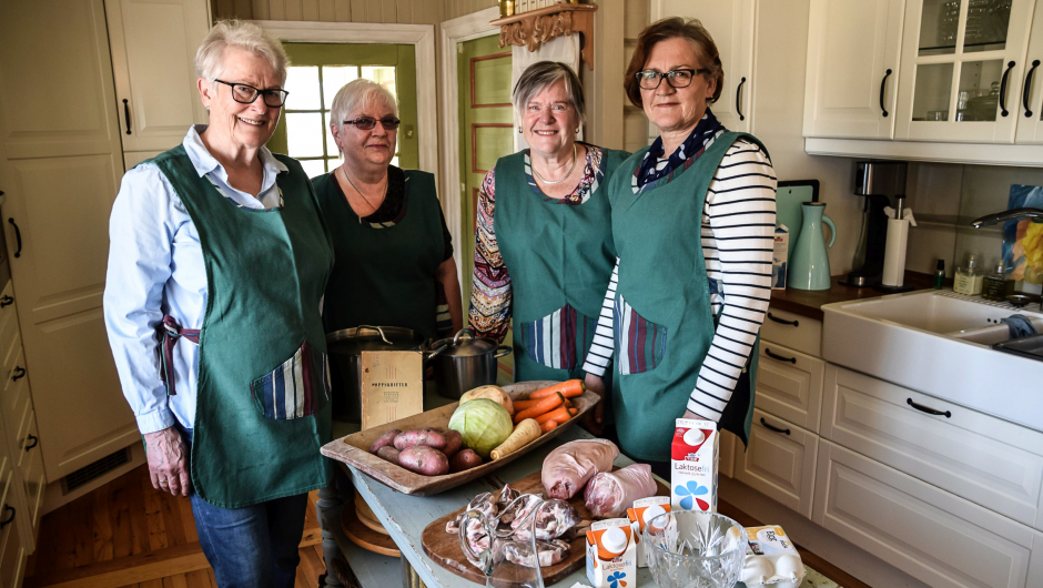 F.v. Vera Tinnes Solaas, Randi Brøndahl, Astri M. Haukvik og Laila Glittenberg Moen F.v. Vera Tinnes Solaas, Randi Brøndahl, Astri M. Haukvik og Laila Glittenberg Moen. Foto: Jens Marius Hammer, Telen
