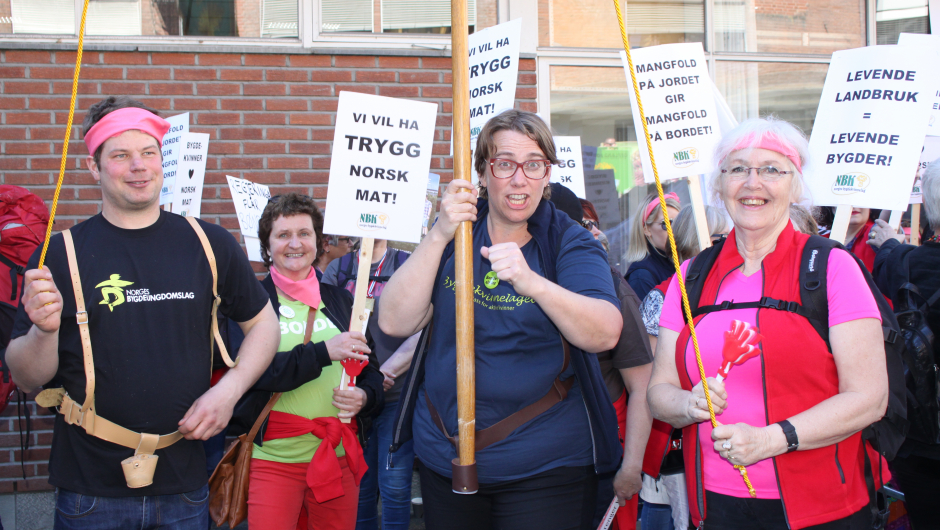 Bygdekvinnelagets leder Ellen Krageberg er klar til aksjon.
