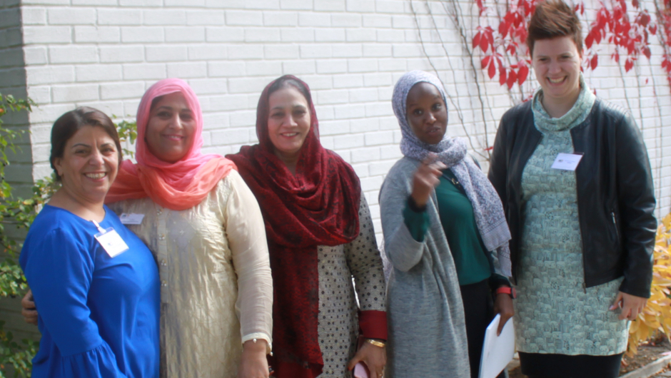 Fra venstre: Fereshteh Golparvar fra Kurdish Womens rights, Kubra Ifzal og Zahoor Kiyaani fra Rabea Kvinneforening, Amal Mahaed fra Somalisk Kvinneforening og Elin Vittersø fra Vestfold Bygdekvinnelag. Foto: Ingrid LamarkFoto: Ingrid Lamark Fra venstre: Fereshteh Golparvar fra Kurdish Womens rights, Kubra Ifzal og Zahoor Kiyaani fra Rabea Kvinneforening, Amal Mohamed fra Somalisk Kvinneforening og Elin Vittersø fra Vestfold Bygdekvinnelag. Foto: Ingrid Lamark