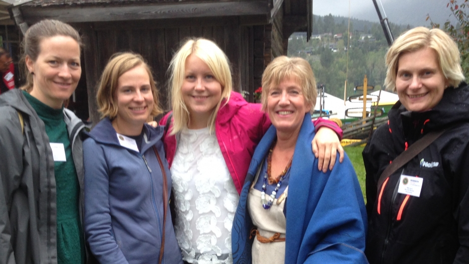 Arbeidsgruppa med Norges Bygdekvinnelag, Opplysningskontoret for meieriprodukter, Anne Røde og NOFIMA. Arbeidsgruppa med Norges Bygdekvinnelag, Opplysningskontoret for meieriprodukter, Anne Røde og NOFIMA.