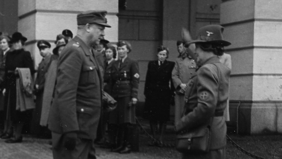 Da Olga Bjoner fra august 1941 ble formann for Nasjonal Samlings Kvinneorganisasjon, var hun i følge forfatter Bjørn Steinar Meyer blitt nordmenns fremste hatobjekt: Riksrøya. Foto: Riksarkivet.