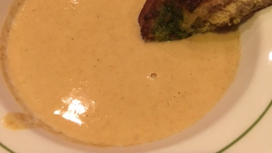 Soppsuppe av kantarell. Foto: Kristine Edland. Soppsuppe av kantarell. Foto: Kristine Edland.