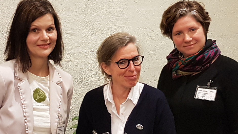  Under høringen på statsbudsjettet i dag la Cesilie Aurbakken generalsekretær i Norges Bygdekvinnelag, Signe Lindbråten generalsekretær i 4H og Live Kleveland kommunikasjonsleder i Dyrevernalliansen fram på vegne av alle organisasjonene et felles krav om at støtten tas inn igjen i budsjettet for 2018 og på samme nivå som for 2017.