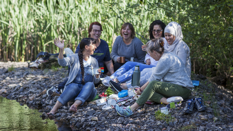Norges Bygdekvinnelag ønskjer at fleire lokallag skal bli med på inkluderingsprosjektet «KvinnerUT».  