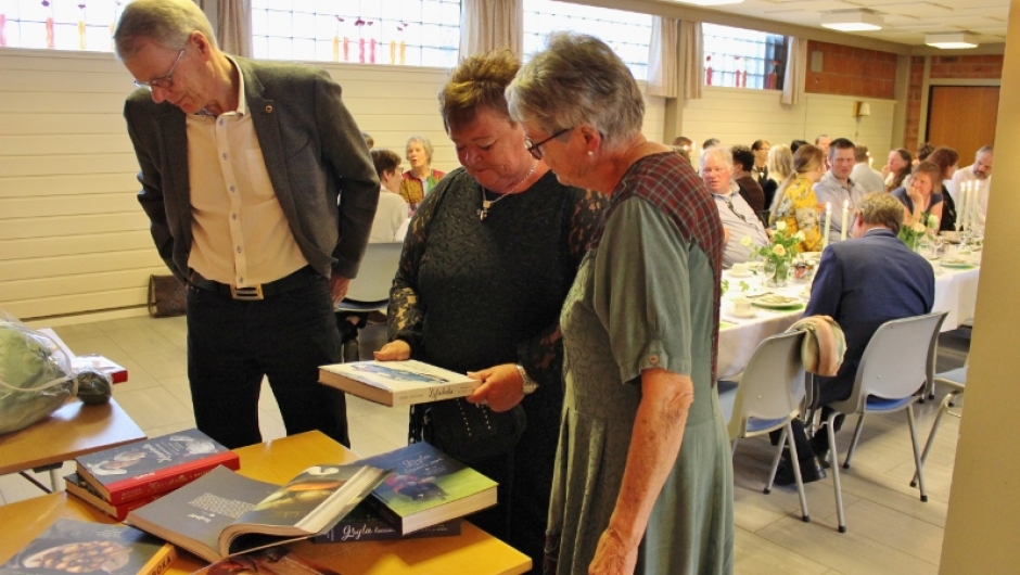 Flotte bøker for salg