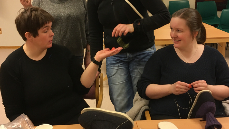 Diskusjoner og forklaringer ble det en del av iløpet av kurskveldene. Foto: V H Fagerjord Diskusjon forklaring videreformidling