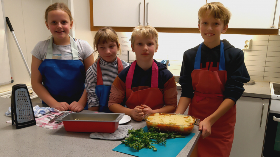 Gruppe 1 klar med gjeterpai. Gruppe 1 klar med gjeterpai.