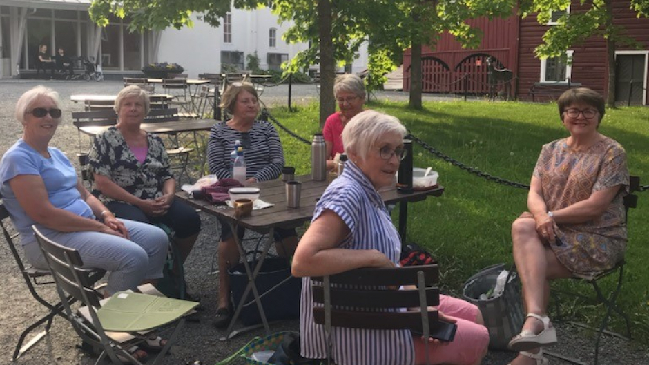 Kaffe og bite i etter fin vandring. Kaffe og bite i etter fin vandring.
