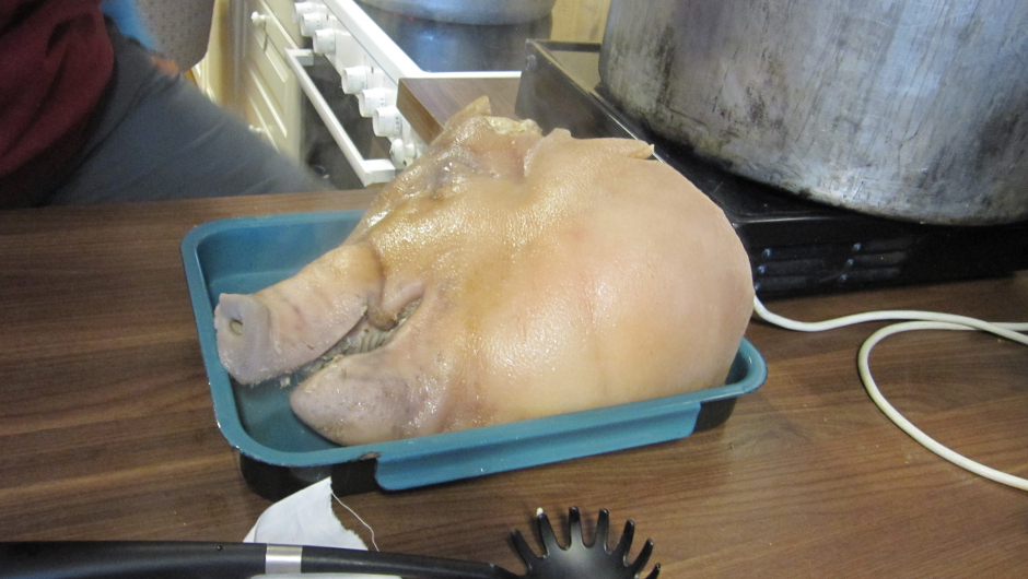 Grisehodet er kokt Grisehodet er kokt