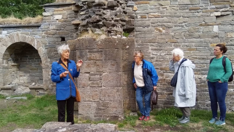 Inne i ruinen Inne i ruinen