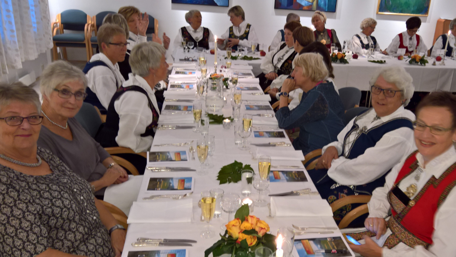 Glade jubilanter klare for fest Glade jubilanter