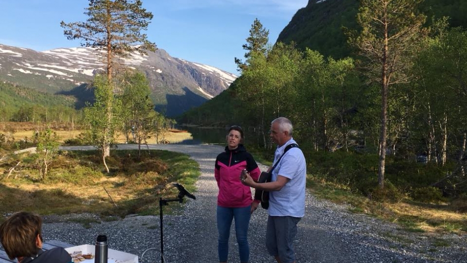 Stemningsfull song av Hege Alme og Jørn Moen Hege Alme og Jørn Moen, stemningsfull song.