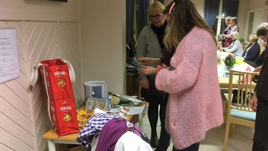 Heidi beundrer Gros arbeider Heidi beundrer Gros arbeider