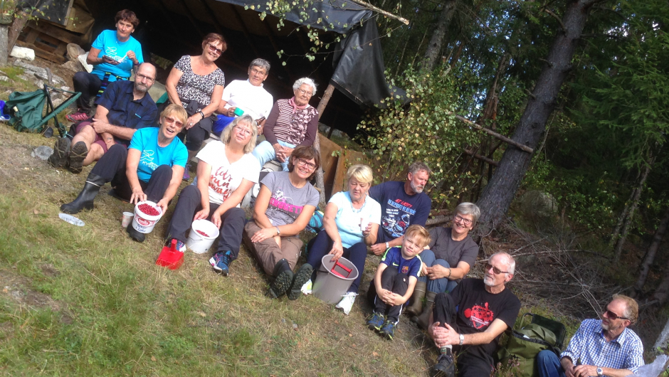 Hele gjengen koser seg i septembersola!