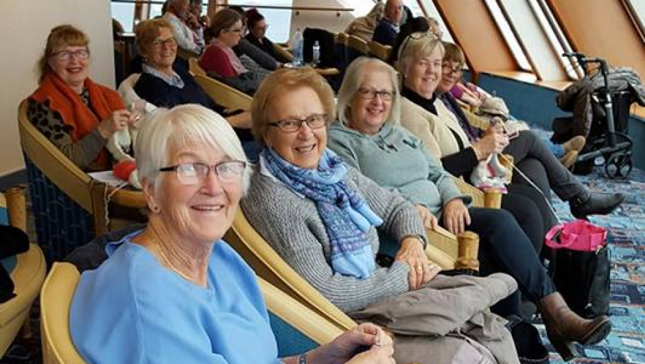 Bygdekvinnedamer på tur til Bergen med hurtigruten Bygdekvinnedamer på tur til Bergen med hurtigruten